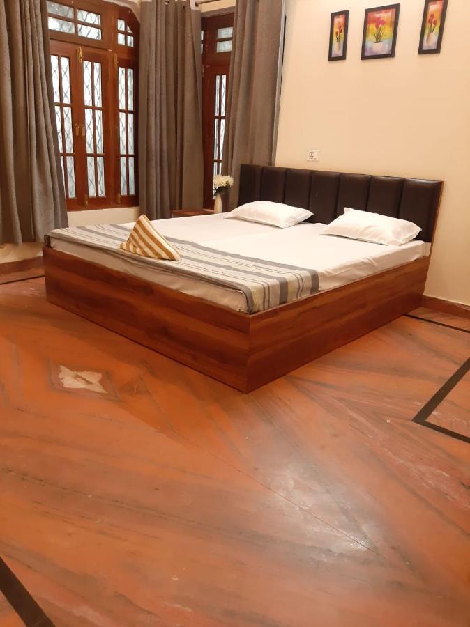 Paarijaat Homestay & Guesthouse Ayodhya Εξωτερικό φωτογραφία
