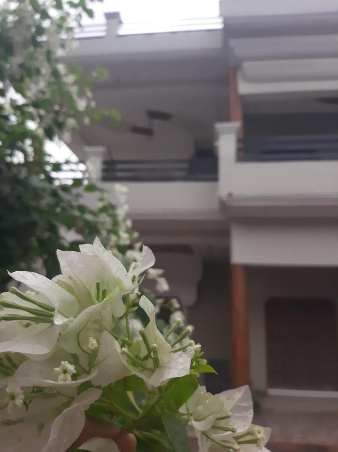 Paarijaat Homestay & Guesthouse Ayodhya Εξωτερικό φωτογραφία