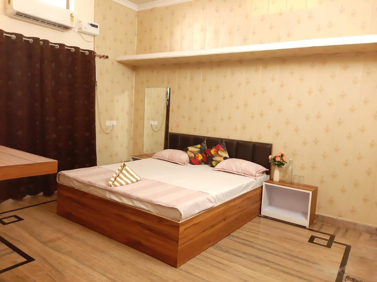Paarijaat Homestay & Guesthouse Ayodhya Εξωτερικό φωτογραφία